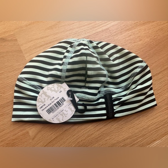 Nwt Lululemon striped women’s brisk run toque beanie hat - Picture 5 of 9
